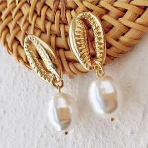 New Golden Seashell Pearl Drop Earrings